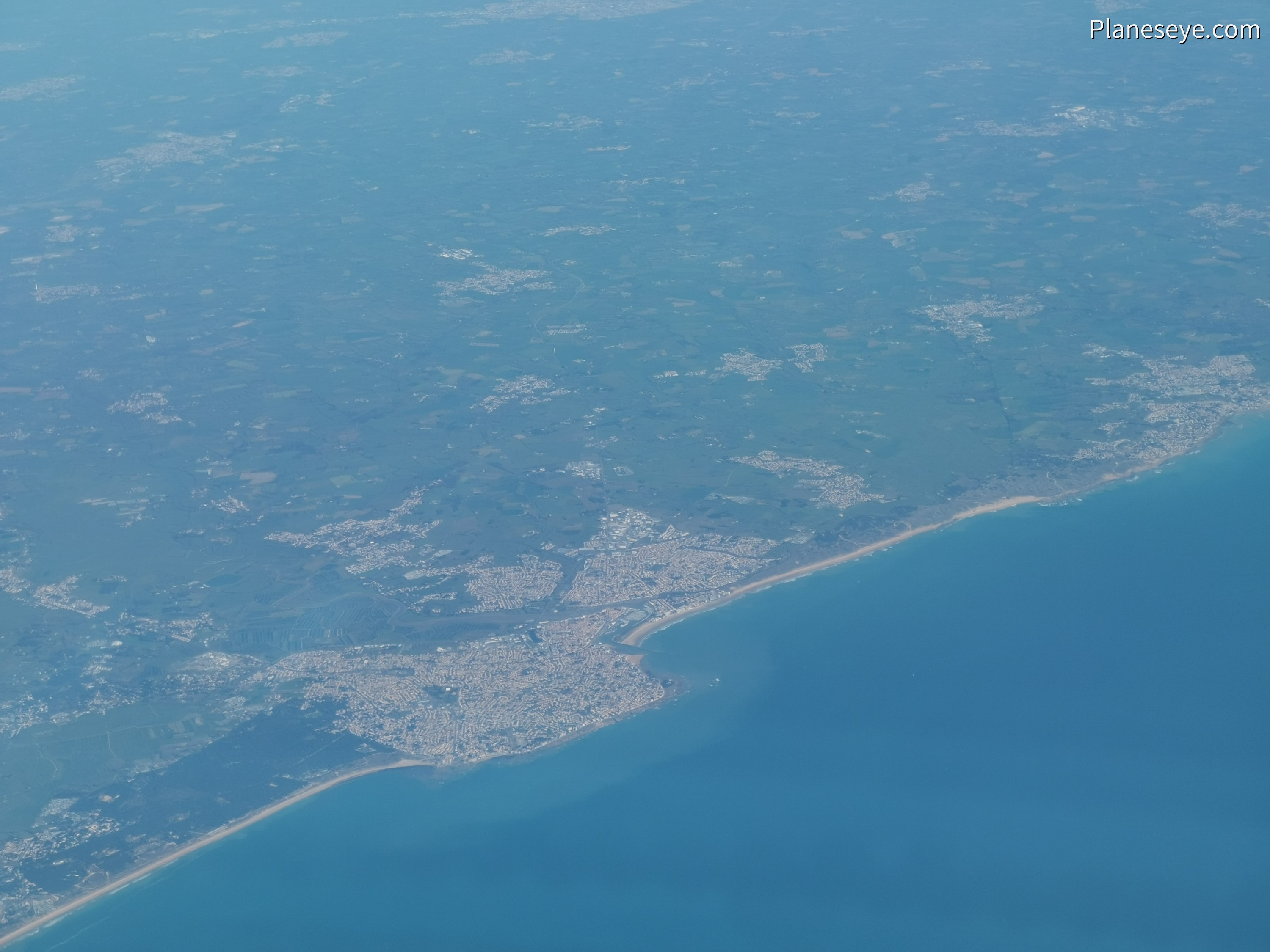 French coastline during daytime, Saint-Gilles-Croix-de-Vie